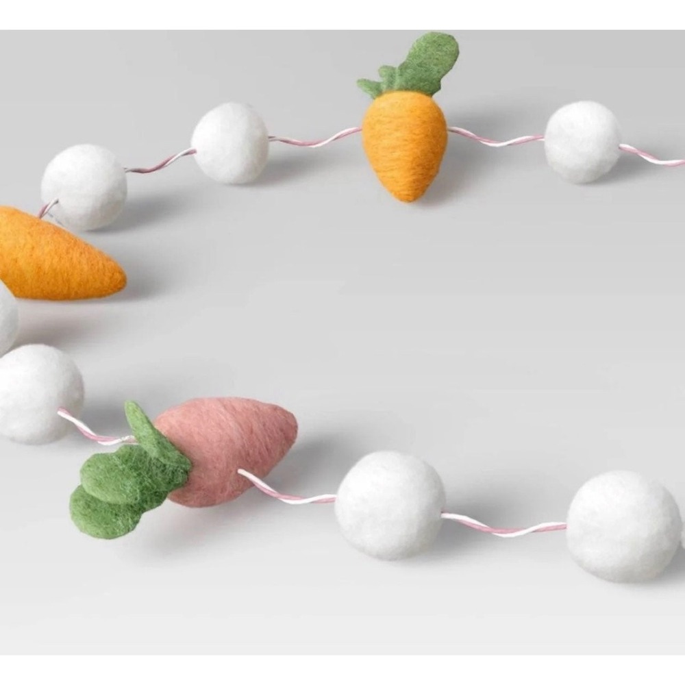 OPALHOUSE TARGET Easter Carrots Decorative Garland NEW